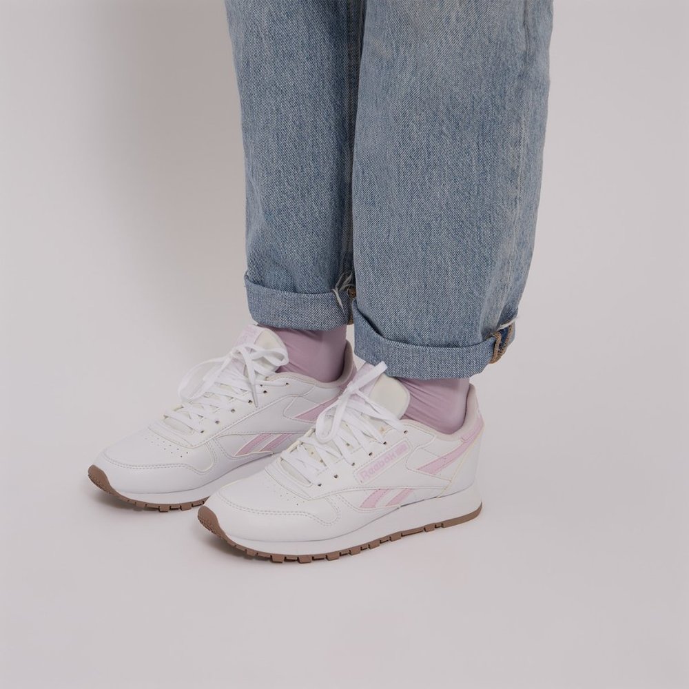 Women's Classic Vegan Sneakers In White/Pink Size 7 - Picture 2 of 5
